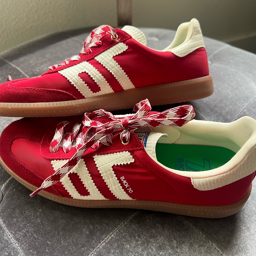 Back 70 woman’s shoes